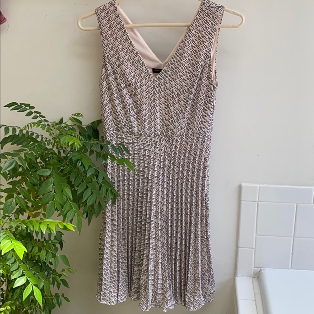 Banana Republic Blush Geometric Pleated Dress
